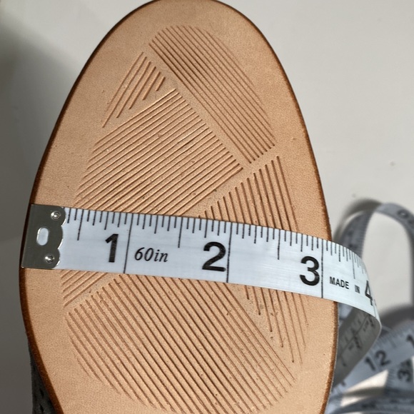 NWOT Pertini Perforated Genuine Suede Ankle Boots Flats Light Grey Size 8 - Picture 9 of 9